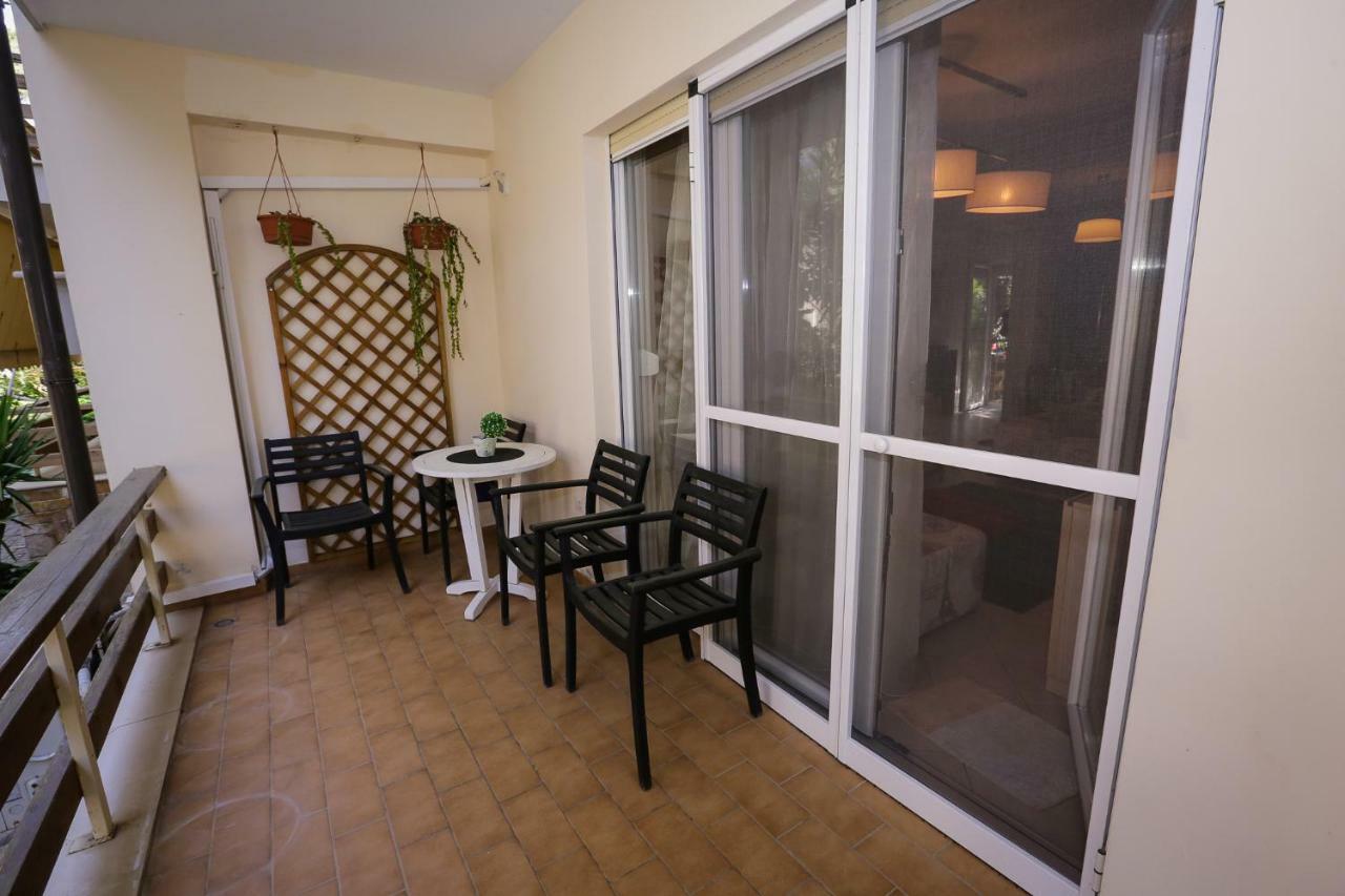 Pine-Tree Apt W/ Private Garden 50 M From The Sea ゴーレム エクステリア 写真