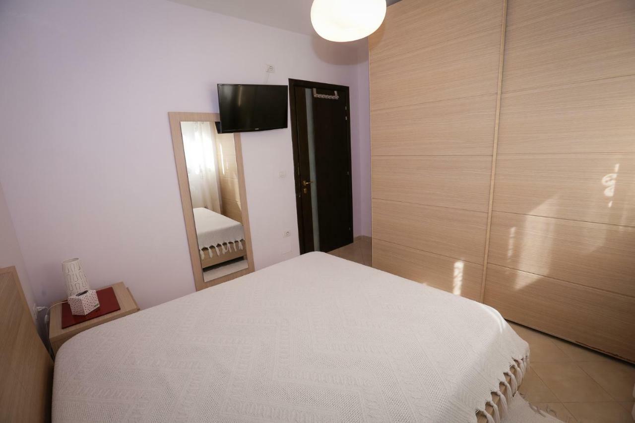 Pine-Tree Apt W/ Private Garden 50 M From The Sea ゴーレム エクステリア 写真